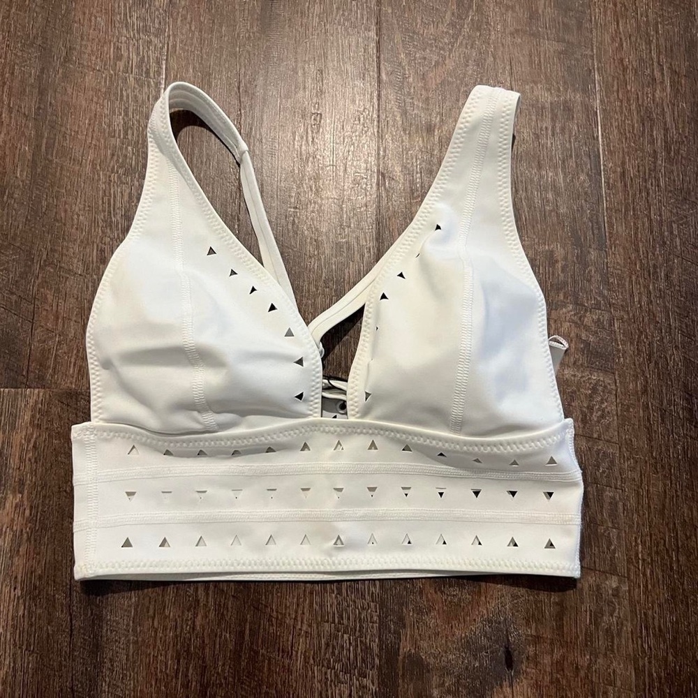 GIGI C bikini top